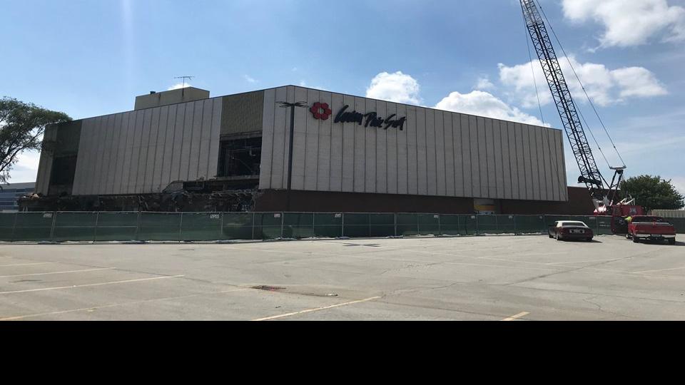 Vacant Hammond Carson S Being Torn Down To Make Way For Redevelopment Northwest Indiana Business Headlines Nwitimes Com