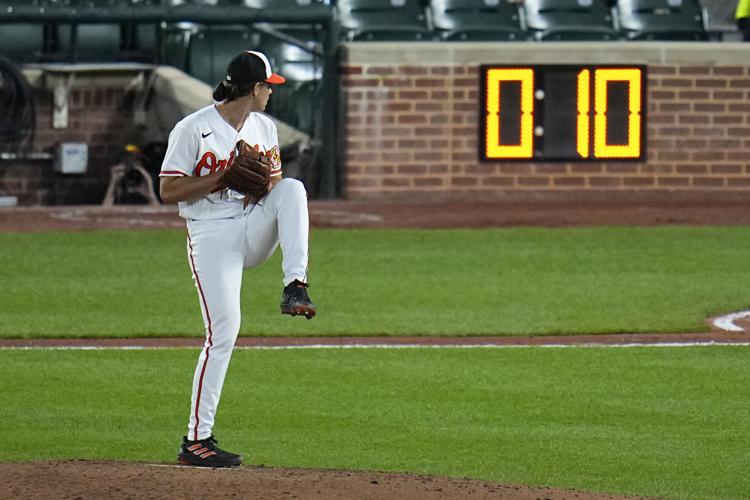 Orioles run wild in first 2 games with pitch clock rules