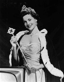 Lee Meriwether as Miss America 1955