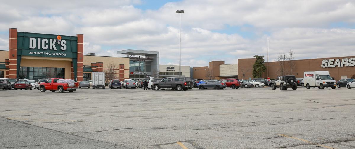 STOCK - Southlake Mall - Dick's - Sears