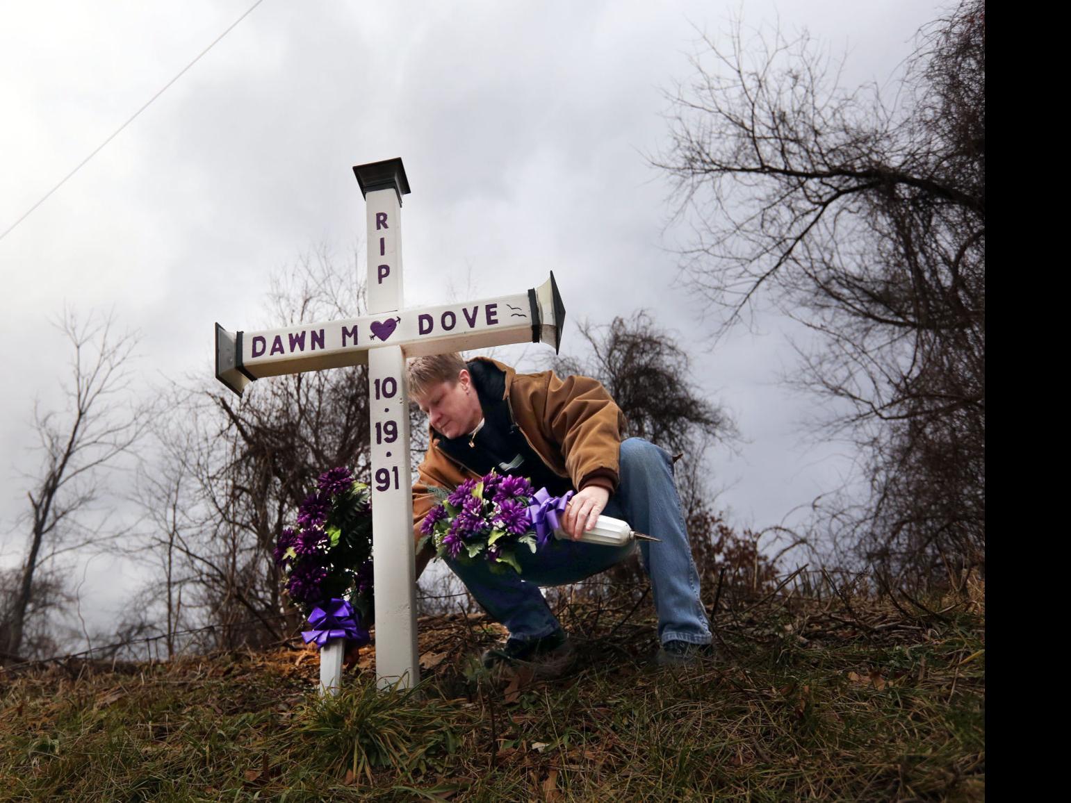 Roadside Memorials Mark Place Of Rest Local News Nwitimes Com