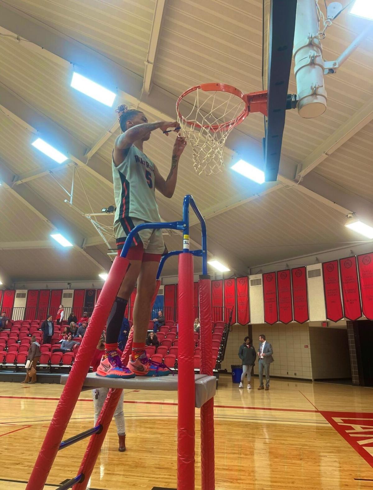 Lowell slam dunks Orioles