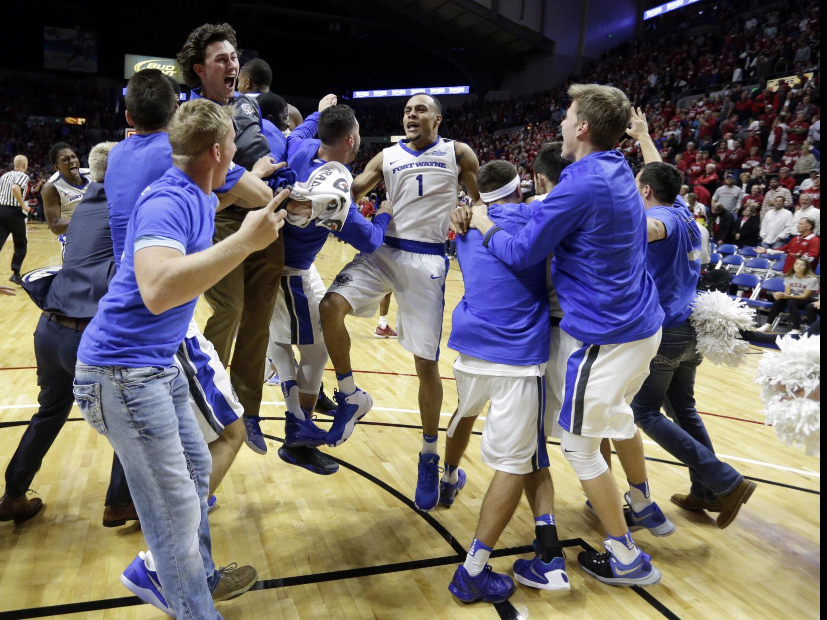 Ipfw Shocks No 3 Indiana In Overtime Indiana Hoosiers