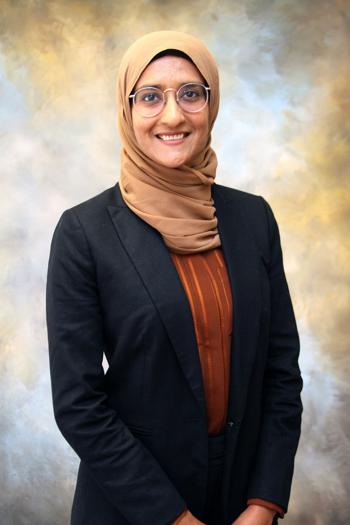 Dr. Amna Ijaz is an endocrinologist at Methodist Hospitals Specialty Center in Crown Point.