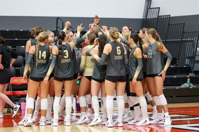 Volleyball falls in opening matches in Ferris State Invitational to begin new season