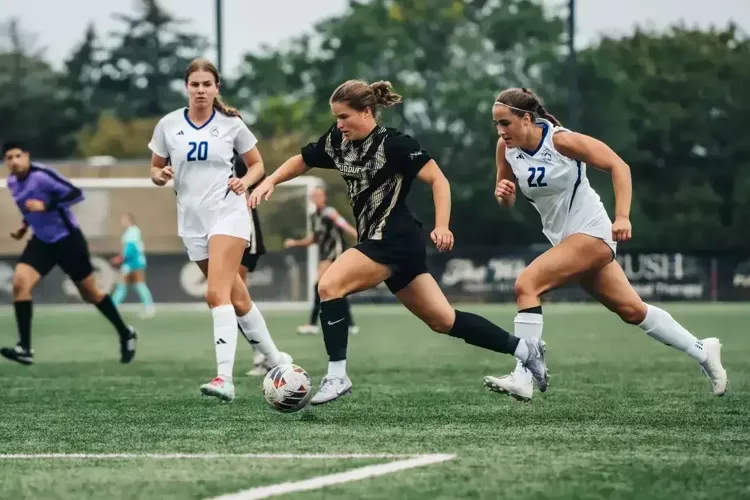 Women's Soccer dominates Truman State in shut-out win