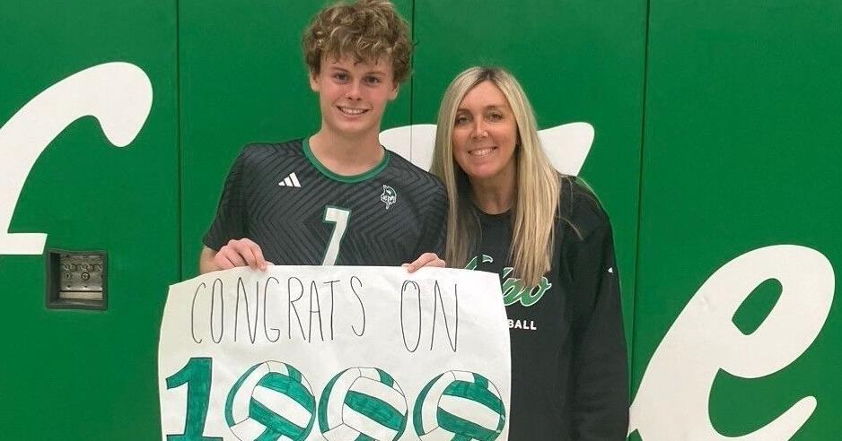 New sport, new milestone: Camden Rasmussen reaches 1,000 digs for Valparaiso