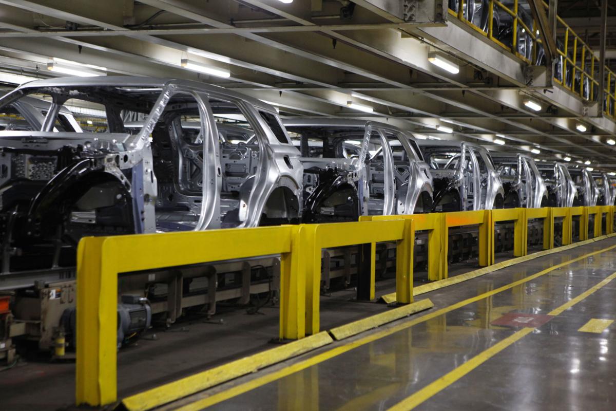 Calumet Region-made Explorer sales plunge 26.4% amid chip shortage