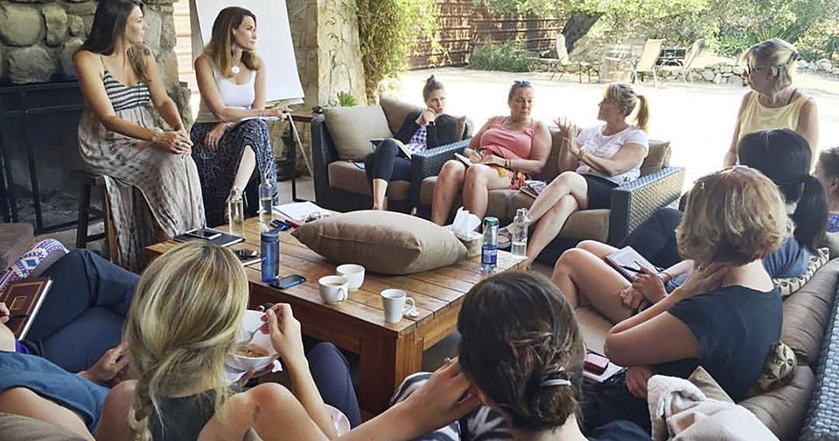 Daughters without moms find support in each other's grief - Vimarsana News
