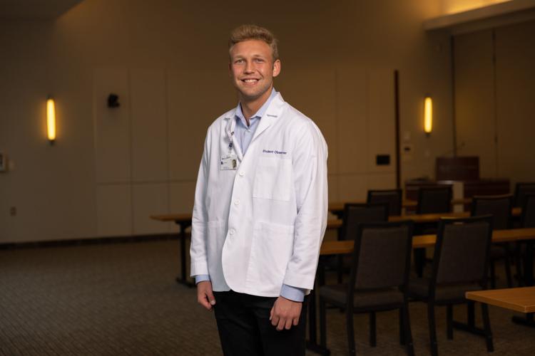 Northwestern internships whet appetites of 2 aspiring med students
