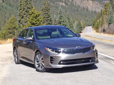 Kia Vaults Over Compeors With Optima S Fuel Economy Cars The 2016 Kia Optima Is Larger Than Its Predecessors But Still Offers Good Fuel Economy