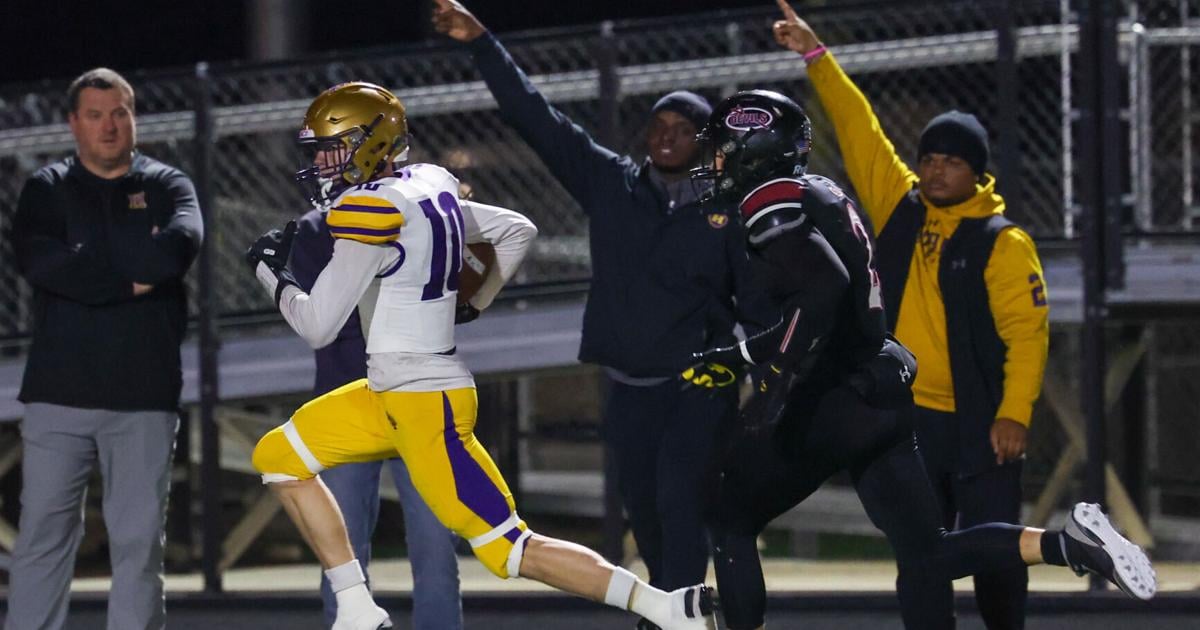 Aidan Leonard all over as Hobart tops Lowell in sectional opener