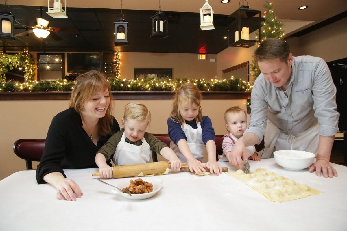 Region Restaurateurs Talk Thanksgiving Family Style Local News Nwitimes Com