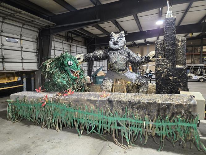 Fest's centerpiece parade puts popcorn, community in motion