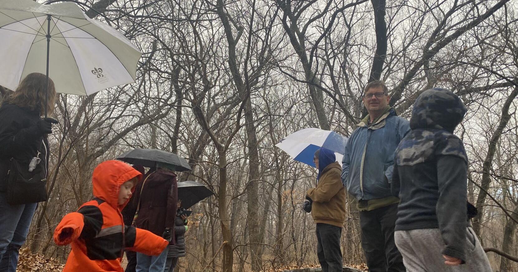 WATCH NOW: Environmental group continues to cleanup Briar East Woods, organize against Hessville train bridge - Vimarsana News