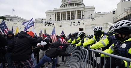 Crown Point man chased fought police during Jan 6 attack on Capitol US Attorney Crown Point man chased fought police during Jan 6 attack on Capitol US Attorney