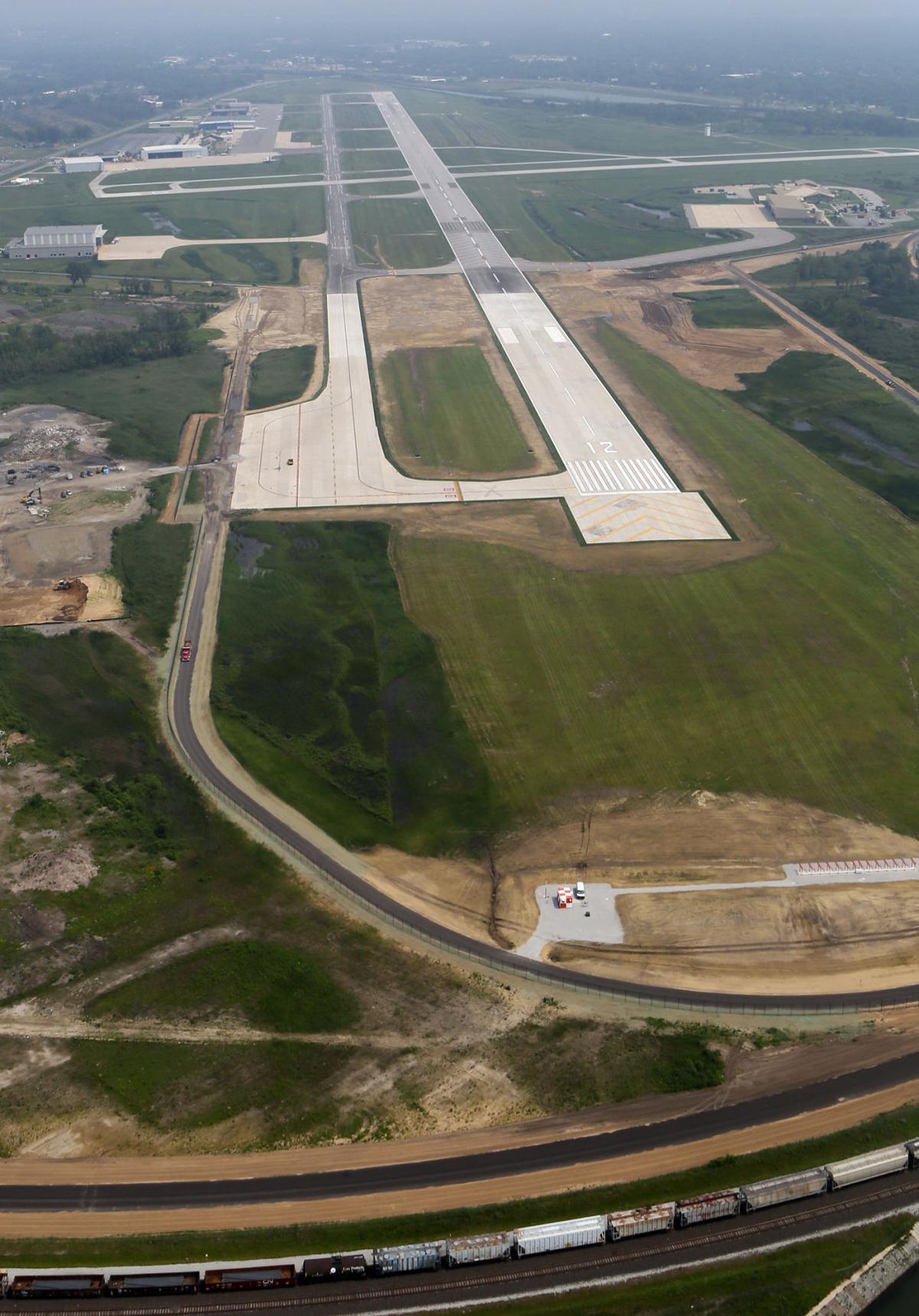 Gallery Gary/Chicago International Airport expansion from the air(00)