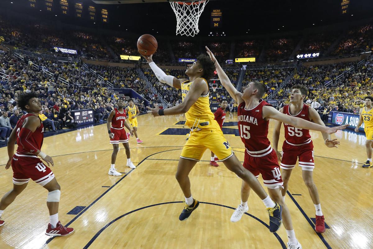 No 2 Michigan Stays Unbeaten Beats No 21 Indiana 74 63