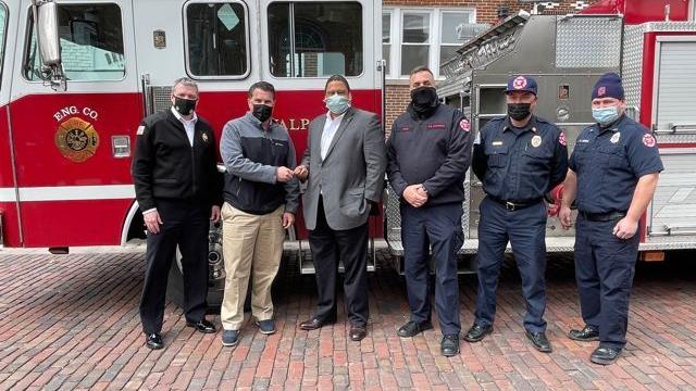 Valpo donates used firetruck to Gary - Vimarsana News