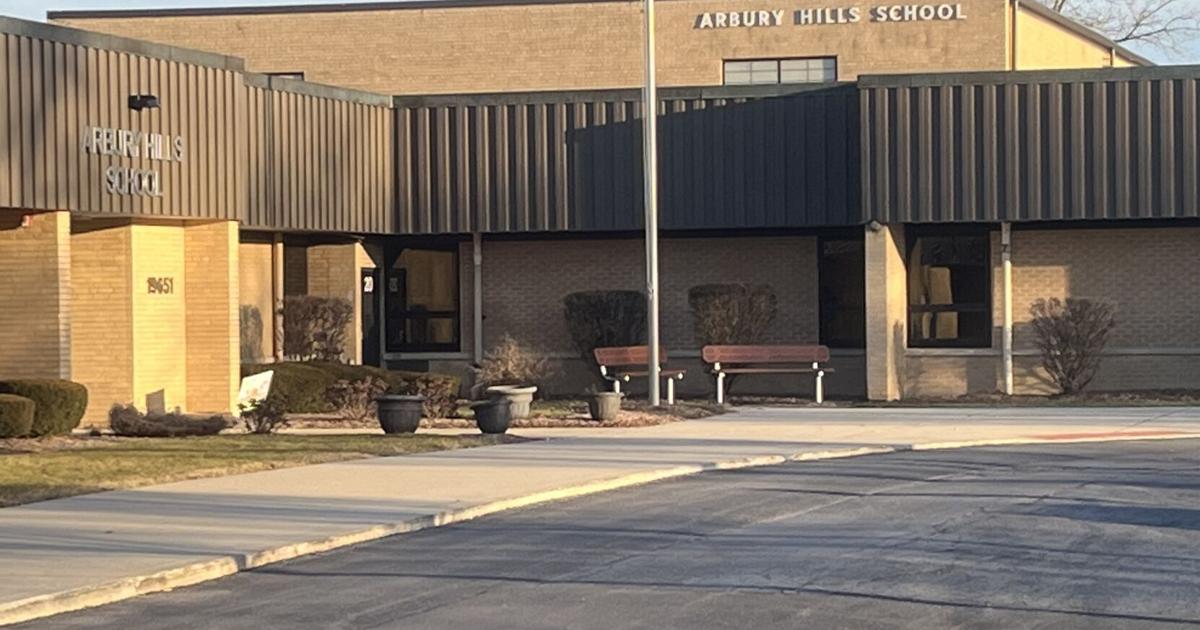 Arbury Hills, Frankfort Square schools to close