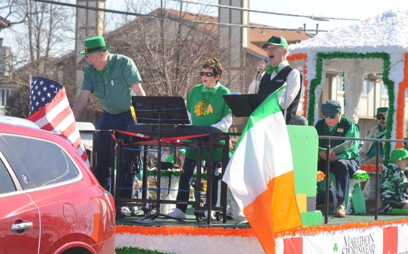 Smith Crossing singers strike festive tone on winning float in Tinley Park Irish Parade