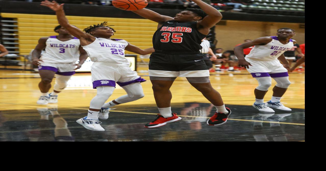 Overshawn, Hammond Central pick up 20th win as postseason approaches