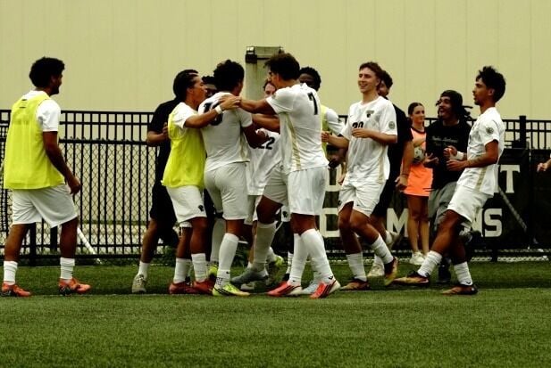 Nikola Ivetic's free-kick goal lifts Men's Soccer over Northwood