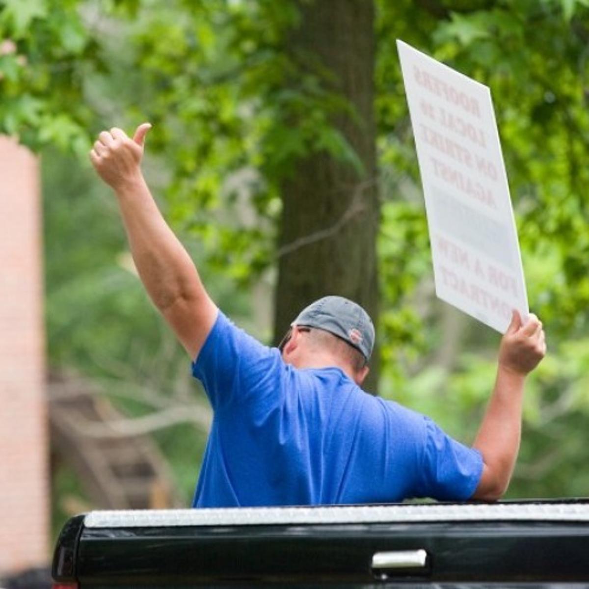 Roofing Job Assist Rankles Union On Strike Northwest Indiana Business Headlines Nwitimes Com