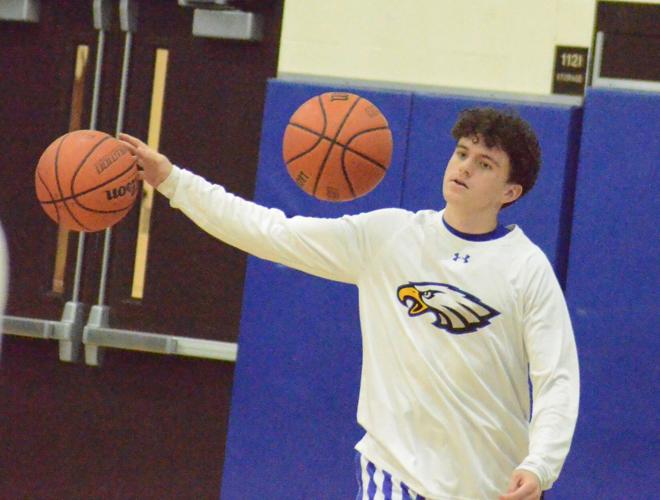 Basketball practice, school board meeting just another day for involved Sandburg Student Council president
