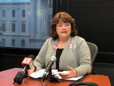 Top Indiana teachers union tells governor that Hoosier educators need pay raises now