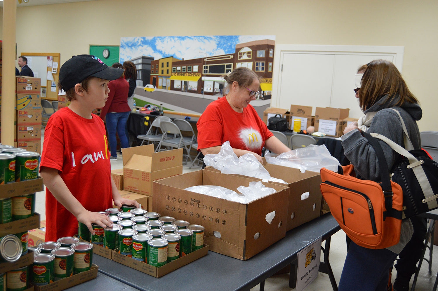 Kids Can Help Fight Hunger As Food Bank Volunteers | Your Family ...