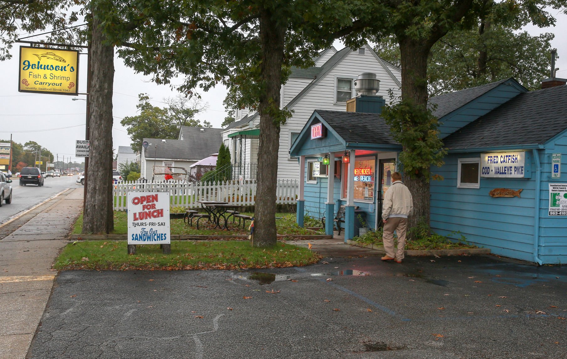 johnson's fish and shrimp lombard