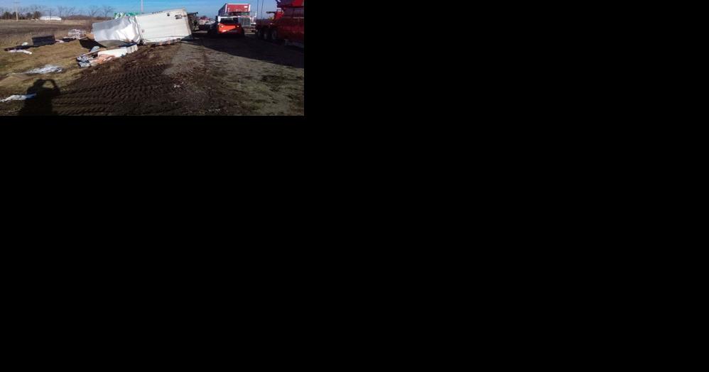 Intoxicated truck driver crashes with 40K pounds of mail, police say - Vimarsana News
