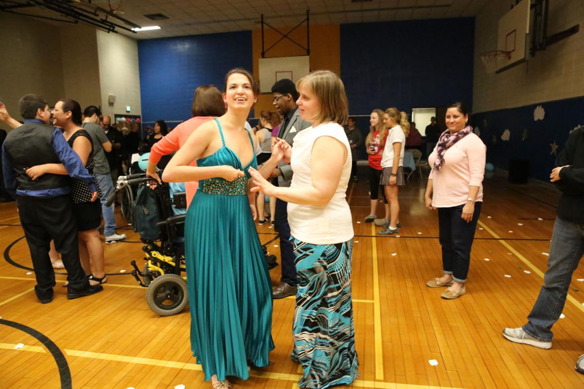 Gallery Prom Day at SELF School, Valparaiso Digital Exclusives