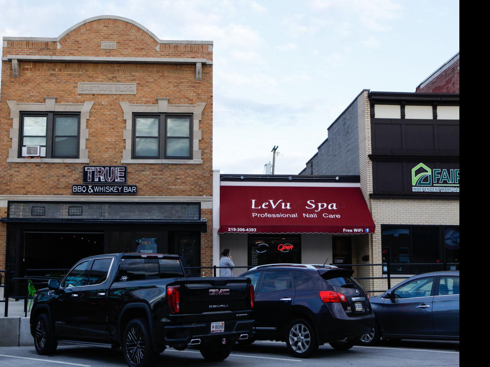 Crown Point commission OKs new lighting for True BBQ, awning for Zombie Club
