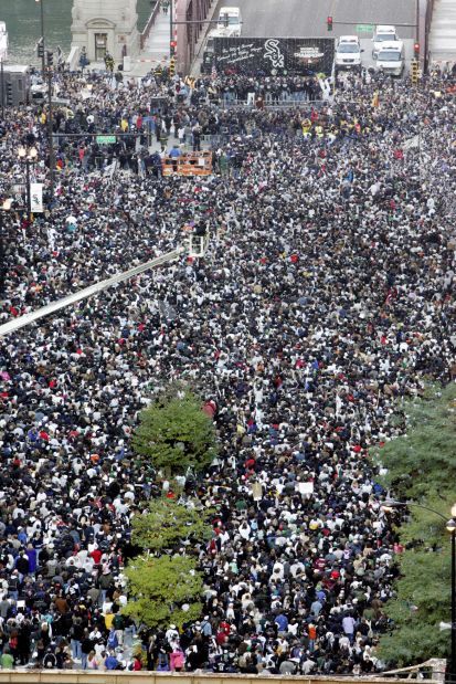 Photo: 2005 WORLD SERIES WHITE SOX WELCOME HOME PARADE - CHI2005102806 