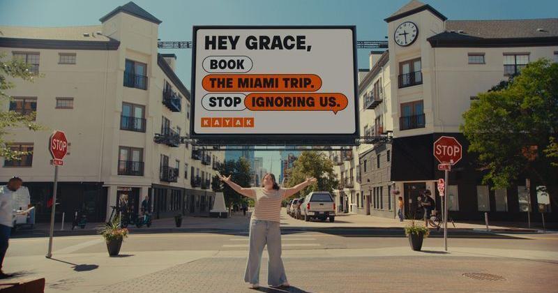 What happened when a traveler put his girlfriend on a billboard