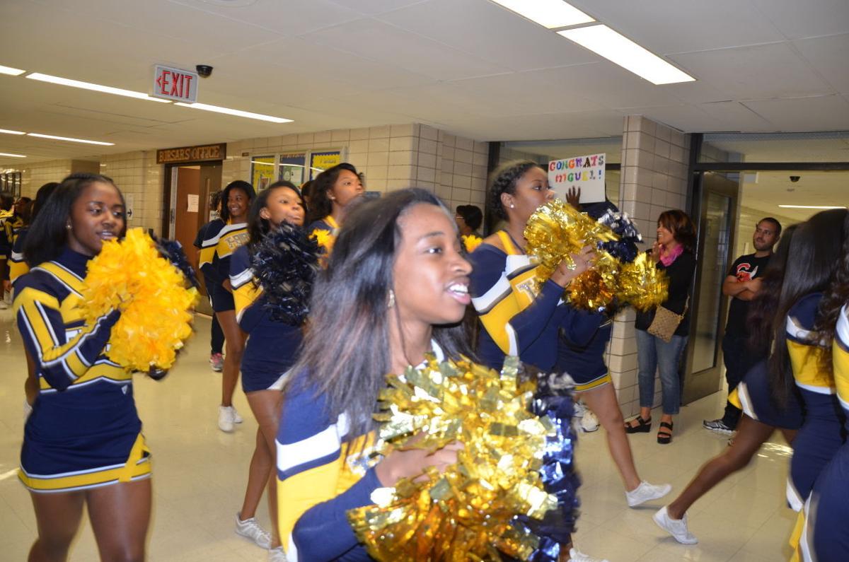 Gallery Miguel Castillo Day at Thornwood High School Digital Exclusives Photo Galleries