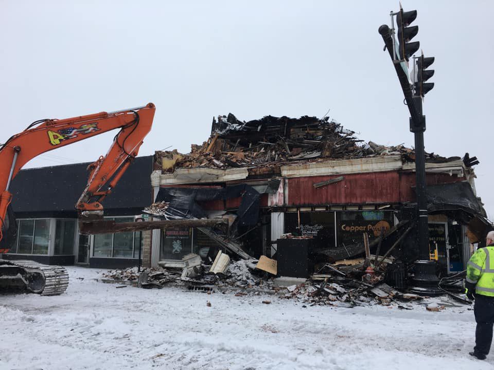 Shift in walls prompts emergency demolition of Hobart building damaged