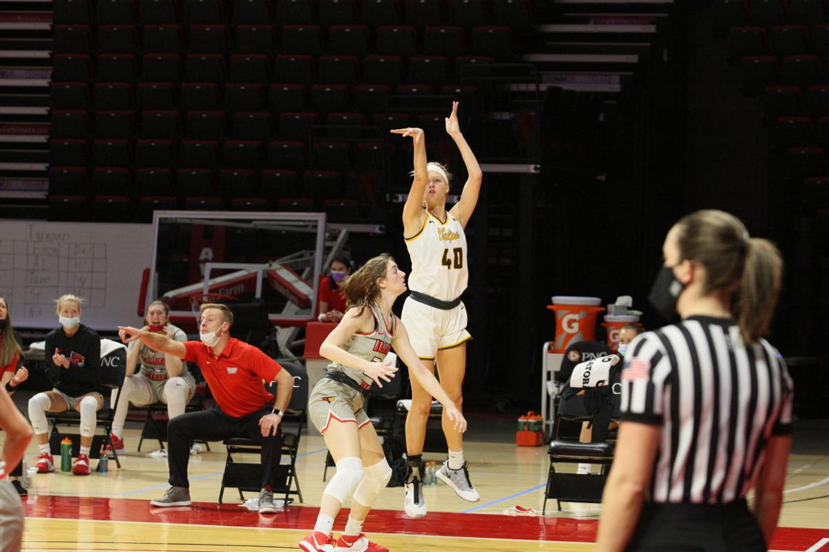 Caitlin Morrison leads Valparaiso to biggest win in 13 years