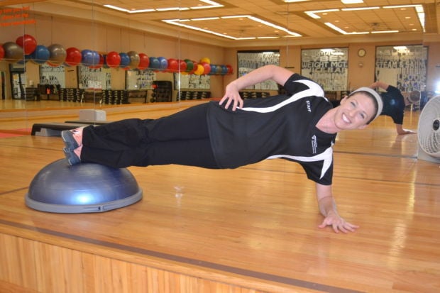 Bosu side online plank