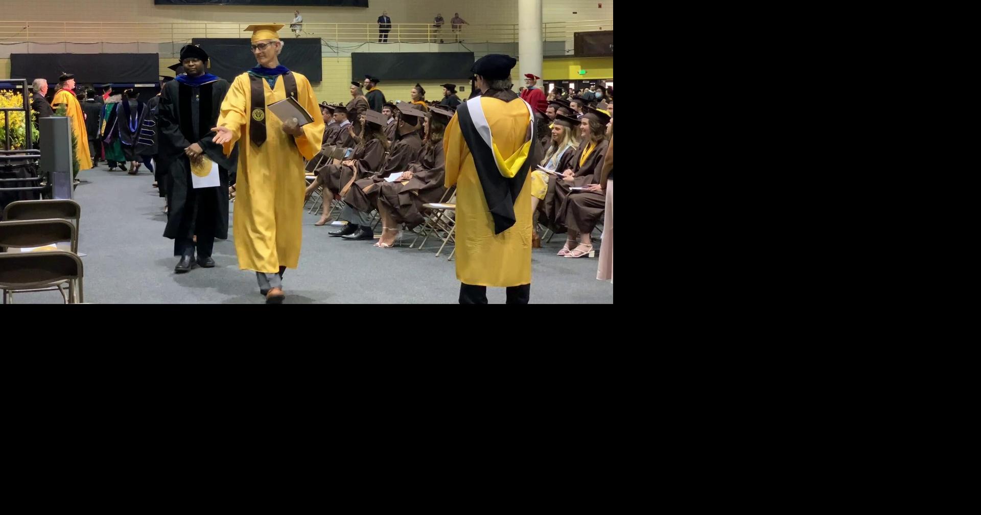 Valparaiso University students celebrate commencement