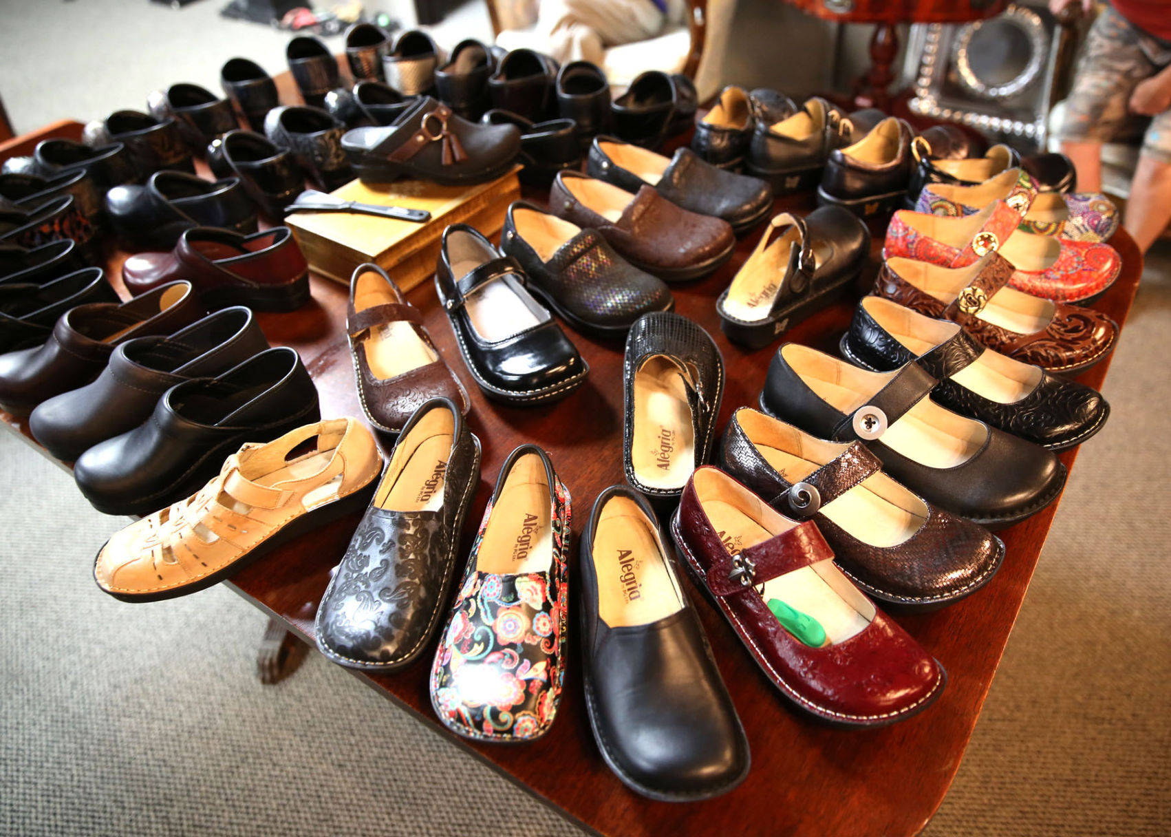 alegria shoes retailers