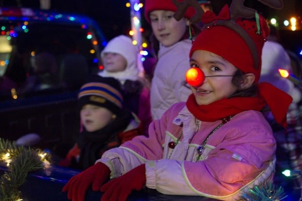 Annual Chesterton parade kicks off holiday season