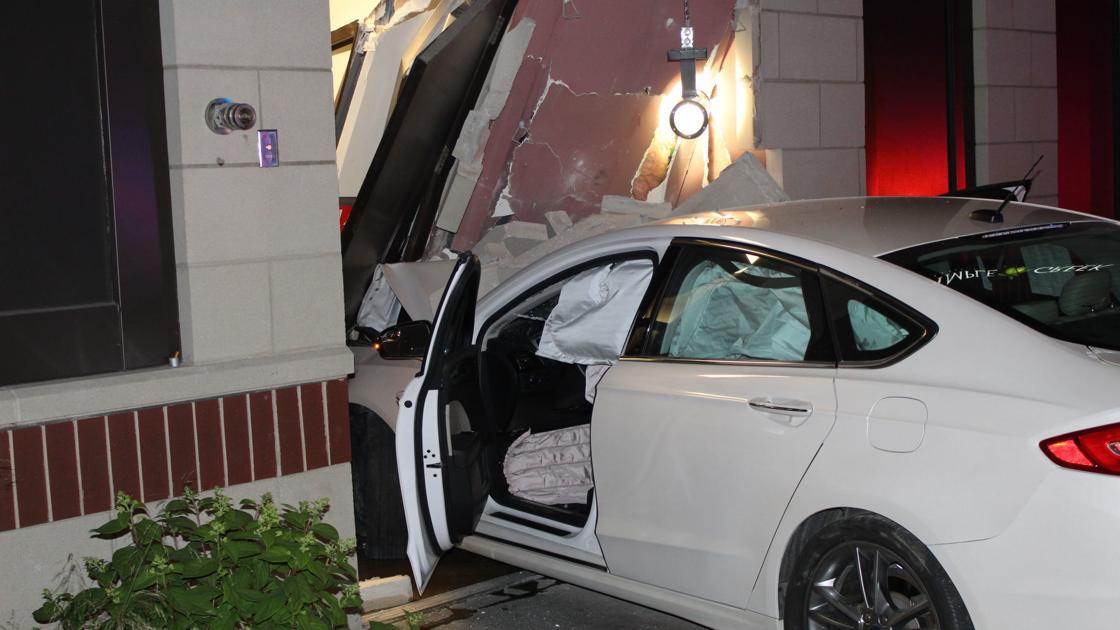 5 Important Stories You Need To Know From Yesterday Car Crashes Into El Salto Restaurant Alcohol Believed To Be Factor Police Say Lake County News Nwitimes Com