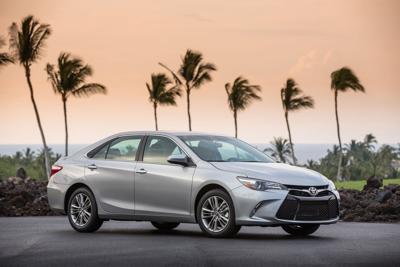 Edmunds Last Year S Models Are This Summer Bargains Ap Behind The Wheel Summer Bargains 2017 Toyota Camry