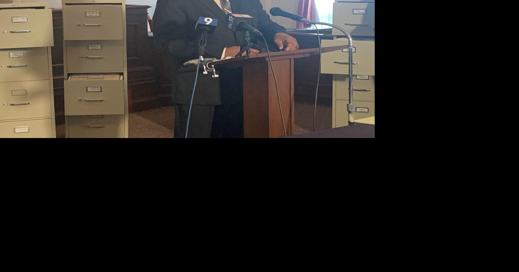 Calumet City mayor calls for clerk's resignation in wake of audit