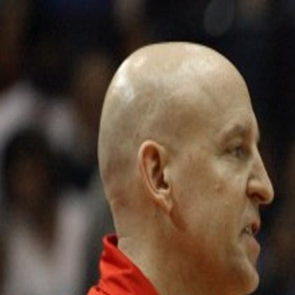 Munster S Crisman Making A Difference At Loyola Men S Basketball