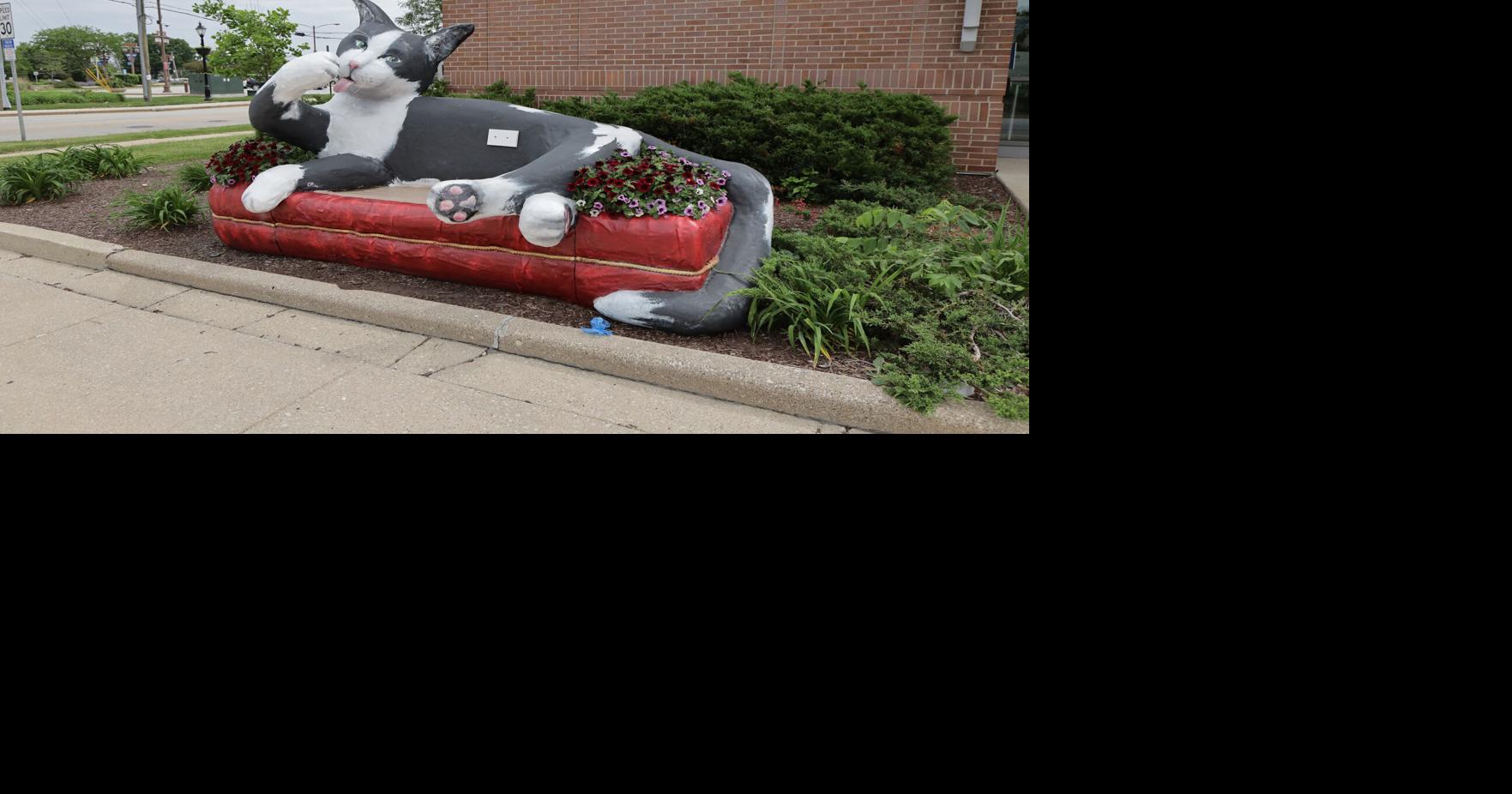 PHOTOS 2022 Tinley Park benches on the Avenue 'Animal Adventure'