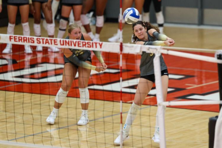 Volleyball drops pair in Day 1 on Hampton Inn Invitational